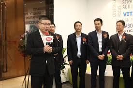 關於維他奶 維他奶國際集團有限公司 是一間專注植物食品及飲品的生產及分銷商，總部設於中國香港。 自維他奶於 1940 年由羅桂祥博士創立以來，一直致力以各種高品質產品，以營養、美味及可持續發展作為開拓產品方針，從而推廣可持續的營養，並重視社會責任及致力回饋社會。 ç»´ä»–å¥¶ceo æœŸå¾…å…¬å¸åœ¨åŽç–«æƒ…æ—¶æœŸè·'å‡ºåŠ é€Ÿåº¦ å°é£Ÿä»£