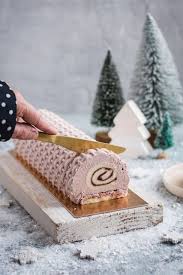 Buche Mystere Aux Framboises Buche De Noel Recette Facile Chocolat Rose Framboise