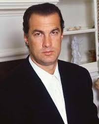Steven seagal talks to reelz channel hollywood dailies show about his successful career. Stiven Sigal Filmy S Akterom Biografiya Skolko Let Steven Seagal