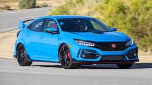 Prototype screens shown, production screens will differ. 2020 Honda Civic Type R First Drive
