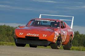 Evernham motosports was contracted by dodge to lead there return to nascar in the 2001 season. Los Mas Rapidos De La Nascar Dodge Charger Daytona Y Plymouth Superbird Motor Es