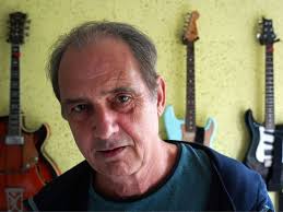 Gitarist Age Kat over zijn lockdown-cd, over The Frog, en over Rick DeVito:  'Tot elke prijs succes najagen, nee'