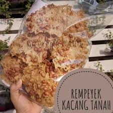 Tambahkan kacang adonannya jangan terlalu encer atau kental panaskan minyak goreng deh. Kerepek Raya Kuih Raya Rempeyek Kacang Tanah Homemade 500g Shopee Malaysia