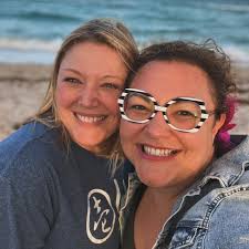 Gather round! We're Spontaneous Think Tankin' 🤩 #downtownatx #thinktank  #whatwedo #collaboration #engagement #postits #spontaneous #b2b #insights