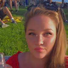 Question for whoever can relate to my situation… I am currently 8.5 months  in, there's signs that she will be coming early and I haven't spoken to the  dad since I was