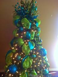Diy blue glitter christmas pine cones sure, hanging natural pine cones on your tree is festive in and of itself. Christmas Tree Blue Green Glitter Christmas Christmas Decorations Green Christmas