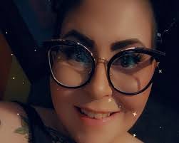 Casey Flint's Instagram, Twitter & Facebook