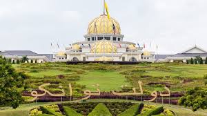 Apa yang menarik pasal sistem raja berpelembagaan kat malaysia adalah kita ni antara negara rare kat dunia yang ada perdana. Yang Di Pertuan Agong Mengenal Raja Diraja Malaysia Kumparan Com