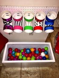 El juego consiste en pasar el balón al campo contrario con un maximo de tres toques desarrollo: Proyecto Para Educacion Fisica Jugamos Con El Tiempo Y El Espacio Mi Corazon De Tiza