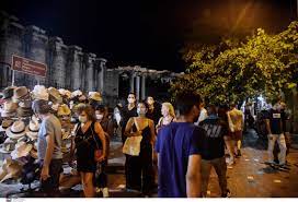 Δυο μετρα και δυο σταθμα απο την κυβερνηση! Xh4zuzkxomxecm