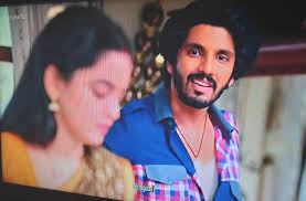 Looking Sachin's eyes 👀 he's in love 😍 he's smiling ☺ even when Renuka's  burning 🔥 by Sailee's words he keeps smiling 🤣 🤣🤣🤣