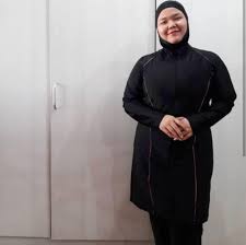 Sesuai namanya, baju renang muslimah umumnya memiliki potongan tertutup dan tak terlalu ketat, sehingga bisa digunakan oleh bunda yang berhijab. Baju Renang Muslimah Plussize Muslimah Fashion Two Piece On Carousell