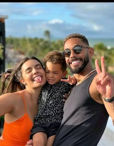 Matheus Cunha, his wife & son impossible not to love them 🥺🐐
