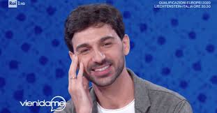 Ha iniziato a ballare a 5 anni, insieme al fratello salvatore. Raimondo Todaro A Vieni Da Me Confessa Un Tradimento E Poi Si Riempie Di Orgoglio Per Sua Figlia Jasmine Foto Ultime Notizie Flash
