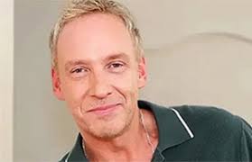 El extraño caso de Larry, el hombre leopardo que tatuó todo su cuerpo