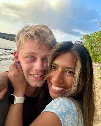 Esther Casper's Instagram, Twitter & Facebook