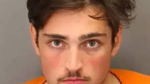 Anthony Lessa's Instagram, Twitter & Facebook