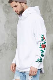 Men S Best Streetwear Hoodies And Sweatshirts For 2018 Finding The Perfect Streetwear Hoodie And Sweatshirts To Hoodie Fashion Stylish Hoodies Mens Sweatshirts