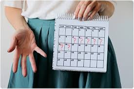Mimpi keluar darah haid diatas ternyata bisa diartikan sebagai pertanda akan datangnya rejeki waktu dekat. Arti Mimpi Menstruasi Buku Tafsir Mimpi Bergambar 2d