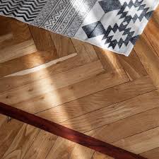 Procure os preços de piso laminado de madeira clara para as melhores ofertas e descontos incríveis agora. Como Elegir Los Suelos De Madera Segun El Efecto Estetico Que Busques