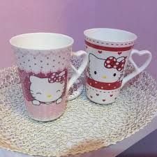 Even the lamps and vanity mirrors come with hello. Nice Hello Kitty Room Picture Of Fantasy Hotel Melaka Tripadvisor