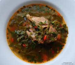 Opriti focul si adaugati leusteanul tocat marunt. Spanac Awfully Tasty