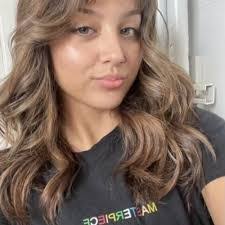 Melanie Close's Instagram, Twitter & Facebook