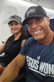 Rob Skinner's Instagram, Twitter & Facebook