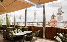 Dos cielos (cocina tradicional catalana y madrileña) en. Radio Restaurante Vanguardista Y Cocteleria De Autor En La Terraza Del Hotel Me Madrid