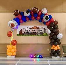 Looking for a great balloon decoration idea for your next party? Let S Play Theme Balloon Decor Google Search Balloon Decorations Birthday Balloons Sports Birthday