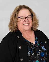 Ruth Strader's Instagram, Twitter & Facebook