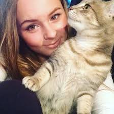 Danielle McCullough (danielleeeedsfd)