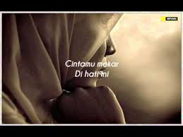 May cintamu mekar di hati. Cintamu Mekar Dihati May With Lyrics Youtube
