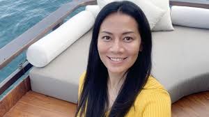 Ayah Meninggal, Dewi Lestari Cerita Dapat Kabar Duka Tepat sebelum Tampil  di Panggung