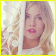 Two Blonde Besties in Alderaan