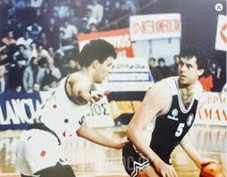 1:10 papatsoutsanos 3 360 просмотров. Mia Aspromayrh Istoria Paokvoice