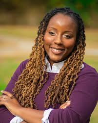 Meet one of SST's new faculty! Julia S. Charles-Linen is an Associate  Professor whose teaching and research focuses