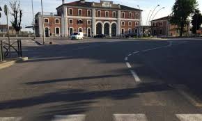 La stazione ha fatto parte del gruppo di infrastrutture gestite da centostazioni, l'azienda partecipata da ferrovie dello stato italiane, nata per riqualificare, valorizzare e gestire 103 stazioni italiane. Ragazzino Aggredito Davanti Alla Stazione Centrale Prima Treviglio
