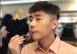Roy kiyoshi merupakan paranormal yang tengah naik daun. Wajah Roy Kiyoshi Dari Tahun Ke Tahun Aneh Atau Makin Ganteng Kaskus