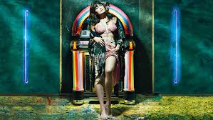 Italian photographer paolo roversi is the author of 2020 pirelli calendar. Pirelli Kalender 2019 Traumen Mit Gigi Hadid Laetitia Casta Julia Garner Misty Copeland