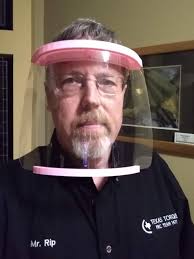 Face shield design without elastic parts needed