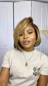 A rounded feather bob; you cannot go wrong with! 😌