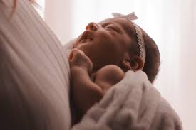 Jika kamu pernah mimpi melahirkan kemudian berlanjut nenyusui bayi maka beruntunglah. 7 Arti Mimpi Melahirkan Anak Perempuan Dan Laki Laki