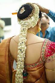 South Indian Bride Gold Indian Bridal Jewelry Temple Jewelry Jhumkis Gold Silk Kanchipuram Sari Indian Bridal Hairstyles Indian Bridal Indian Bride Hairstyle