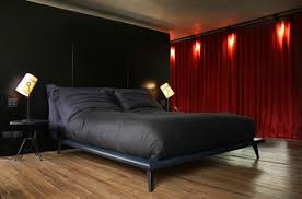 10 Perfect Bachelor Pad Interior Design Ideas Bachelor Pad Bedroom Red Bedroom Decor Bachelor Bedroom