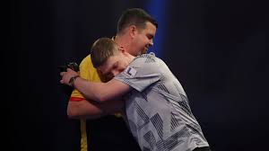 Reigning champion peter wright suffers shock end to pdc world darts championship defence with peter wright lost against gabriel clemens at the pdc world darts championship clemens praised wright as a person following the biggest win of his darts career defending champion peter wright crashed out of the pdc world darts championship in a shock. Clemens Entscheidet Historisches Duell Kicker