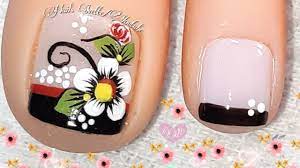 Uñas delicadas y muy simples para usar todos los dias. Mira Como Hacer Un Diseno Facil Para Unas De Los Pies Decoracion Flor Pie Diseno De Unas Negro Pie Youtube