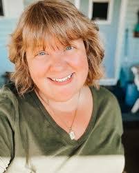 Eva King's Instagram, Twitter & Facebook