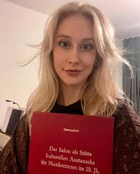 Adrienn Illés (@aduilles) • Instagram photos and videos