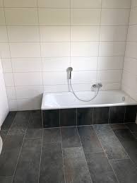 Stein und holz bieten gerade in der küche oder im bad einen gegensatz, der. Prazise Verlegearbeit Minimale Fugen Verlegen Umbau Minimal